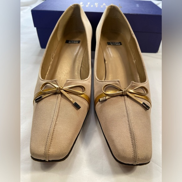 Stuart Weitzman Classic Pumps, Little Bow, Taupe Crepe,‎ patent heel, size 10 - Picture 4 of 10
